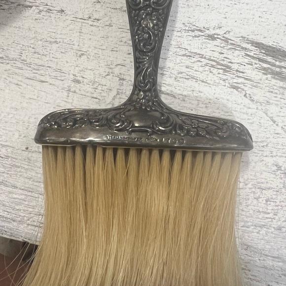ANTIQUE STERLING SILVER CLOTHES/CRUMB BRUSH/GORGEOUS - Picture 6 of 7